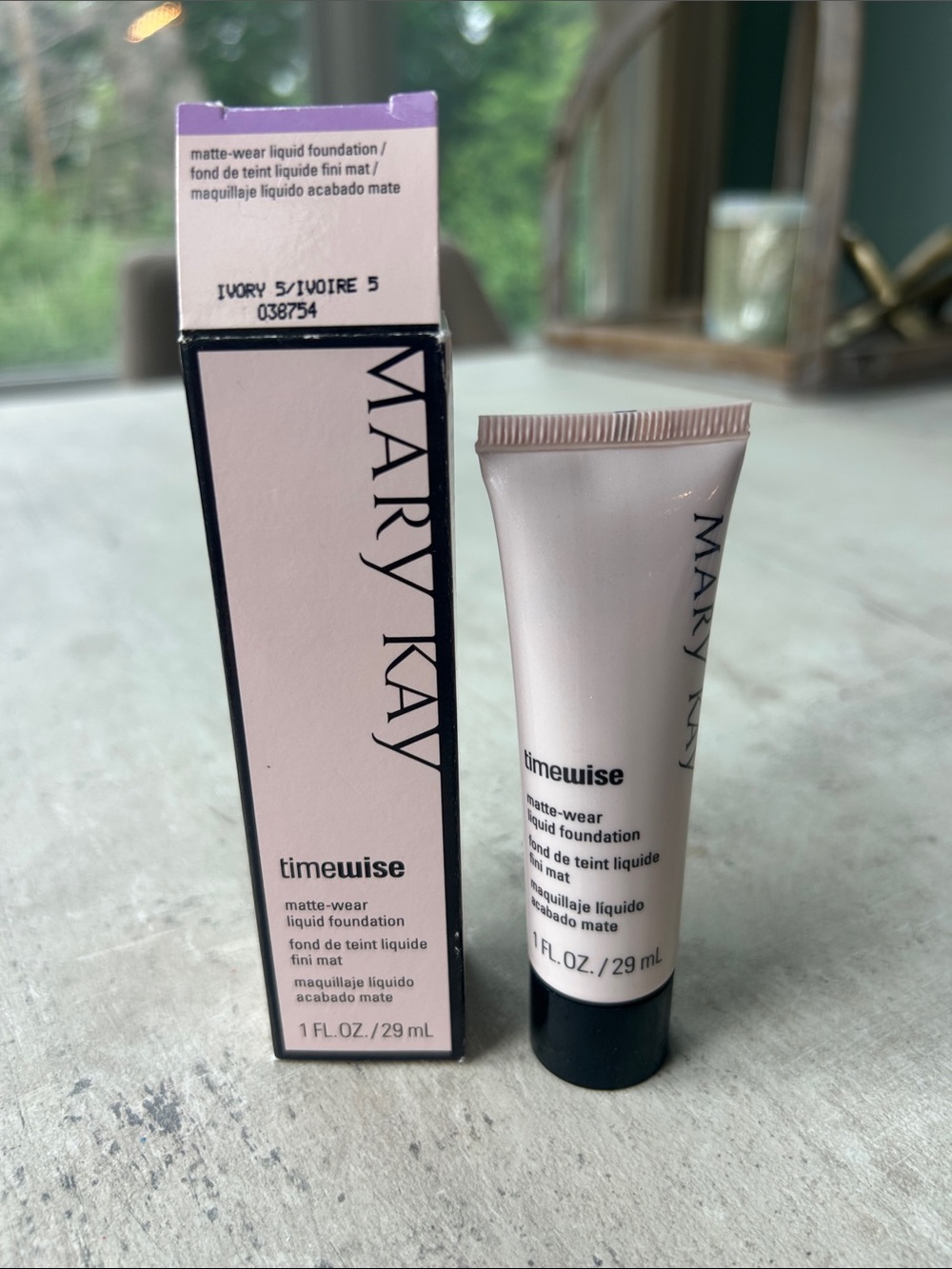 Mary Kay TimeWise matte-wear liquid Foundation - Ivory 5 NIB